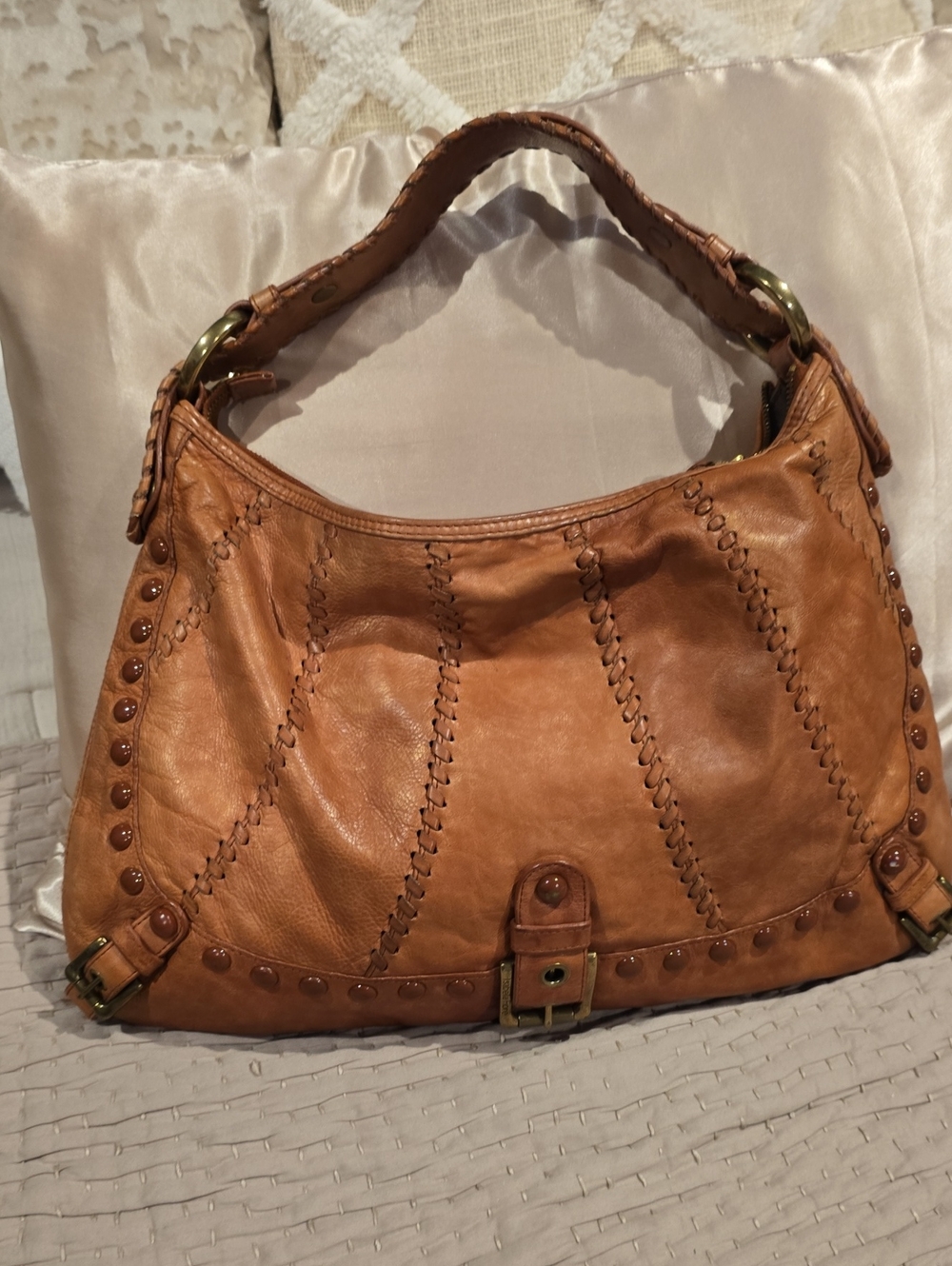 VINTAGE ISABELLA FIORE Tan Leather Shoulder Bag with Braided Trim - Picture 4 of 7